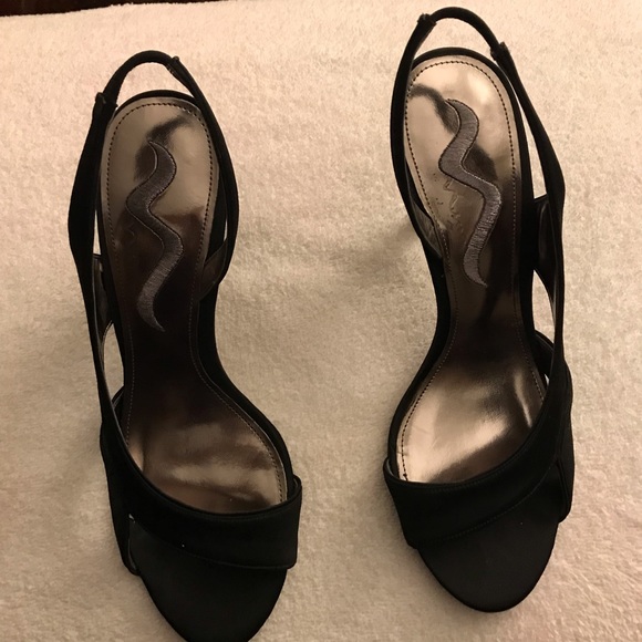 Shoes - Black straps heels